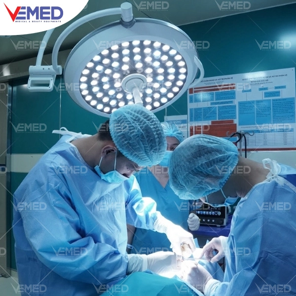 den-phau-treo-tran-chat-luong-anh-sang-chuan-y-khoa