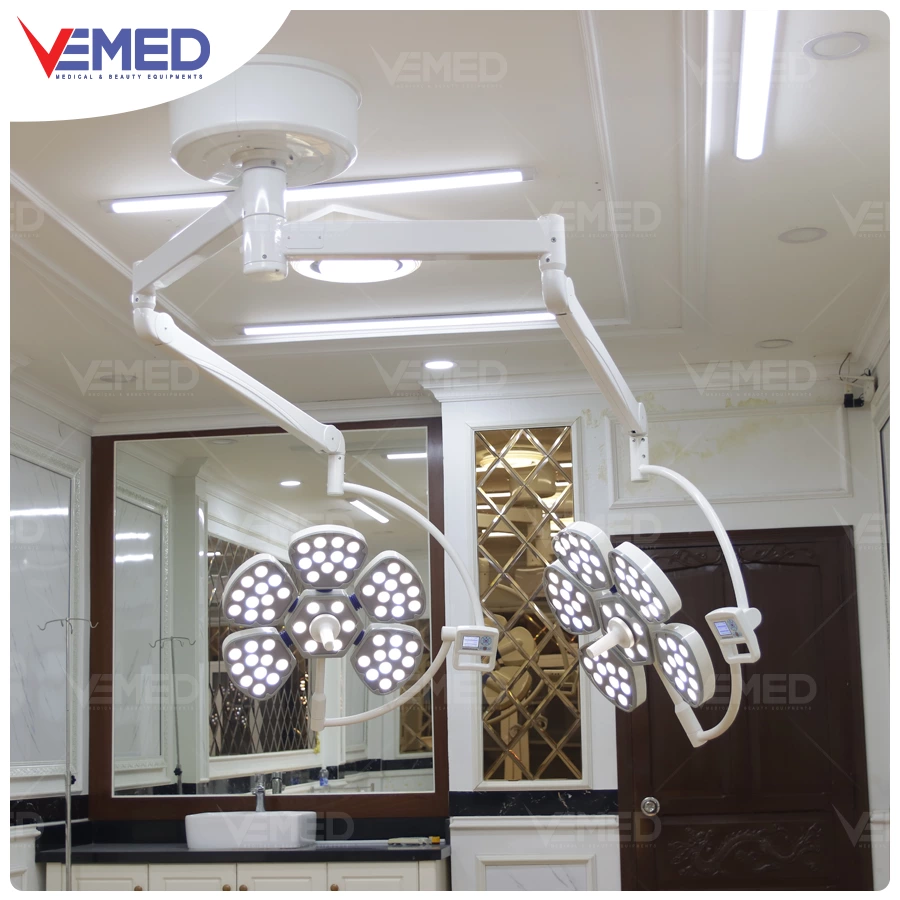 VEMED lắp đặt và bàn giao đèn mổ treo trần hai nhánh Hi-MEC Petal 6/6 tại một bệnh viện thẩm mỹ ở TP. Hồ Chí Minh – Ảnh: VEMED.